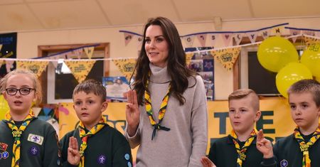 Kate Middleton spotkała się ze skautami (ZDJĘCIA)