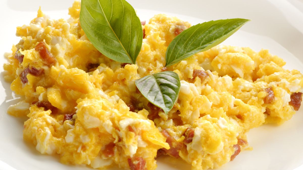 Co dodać do jajecznicy na śniadanie?