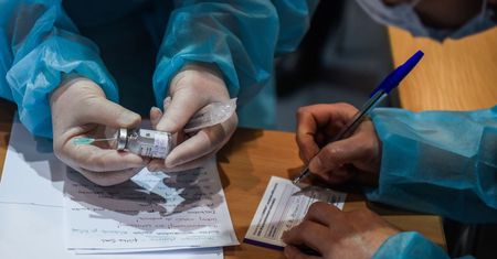 Pfizer pozwał Polskę. Oto rachunek za zniszczenie szczepionek