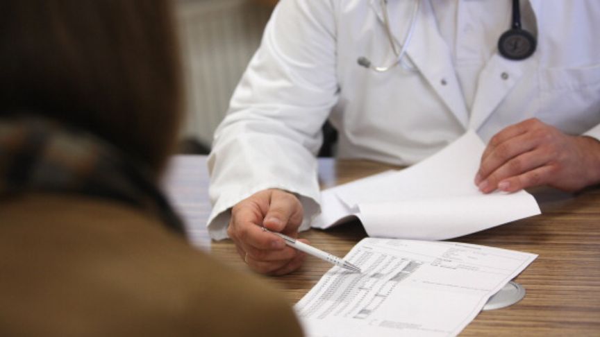 Trichoblastoma należy do łagodnych nowotworów skóry wywodzących się z mieszków włosowych.