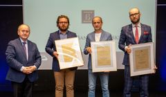 Bartek Godusławski i Jacek Uryniuk z Nagrodami Dziennikarskimi ZBP im. Mariana Krzaka