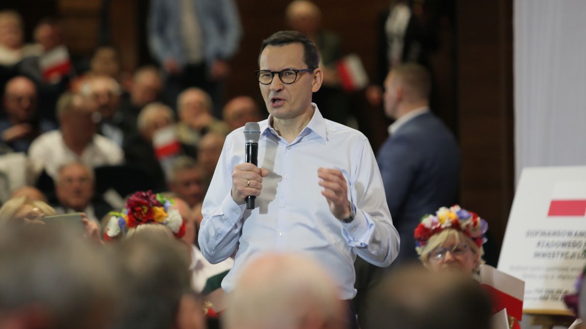 Mateusz Morawiecki
Gorz�w Wielkopolski, 23.04.2023. Premier Mateusz Morawiecki podczas spotkania z wyborcami w ramach nowej akcji PiS "Polska jest jedna - inwestycje lokalne", 23 bm. w Gorzowie Wielkopolskim. (mr) PAP/Lech Muszy�ski
Lech Muszy�ski
akcja, inwestycje lokalne, kraju, objazd, partia, partii, pis, polityk, polityka, polska jest jedna, programowa, spotkanie, trasa, wyborcami, wyborcy, zwolennicy