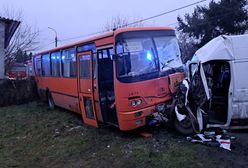 Wypadek autobusu szkolnego na Mazowszu. Śmigłowiec LPR na miejscu