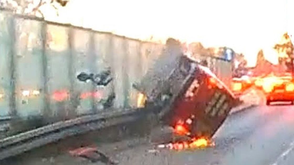 Samochód odbił się od bariery