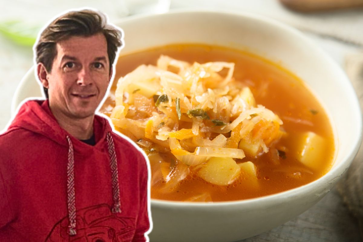 Karol Okrasa wrzuca do kapuśniaku azjatycki klasyk