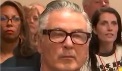 Koniec procesu Aleca Baldwina ws. śmierci na planie westernu. Co zdecydował sąd?