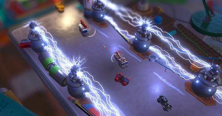 20 minut z Micro Machines World Series na jednej kanapie