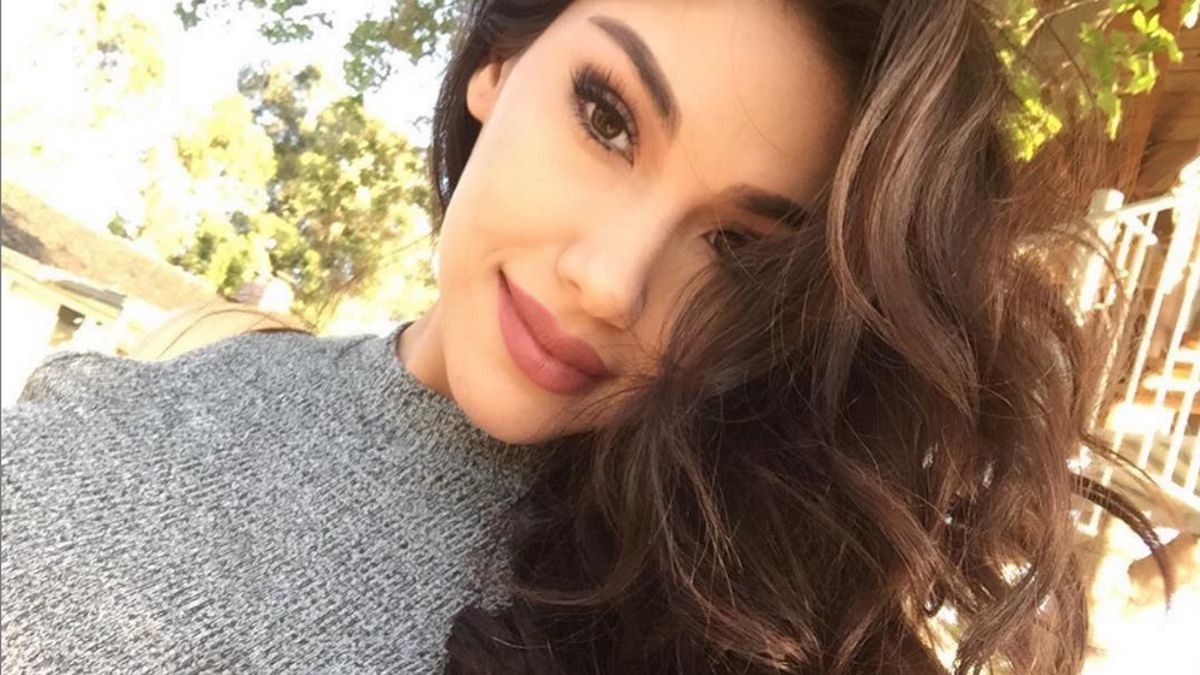 nago bikini praca kobieta