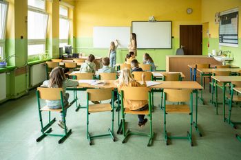 300 zł za wychowawstwo. Nauczyciele chcą więcej