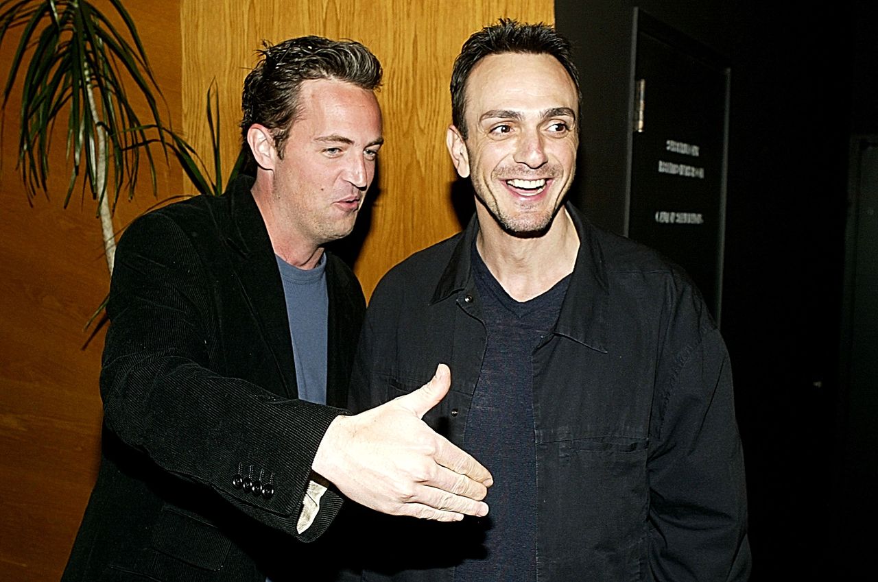 Matthew Perry i Hank Azaria byli wieloletnimi przyjaciółmi