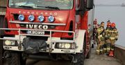 Mężczyzna skoczył z mostu. Na miejscu służby