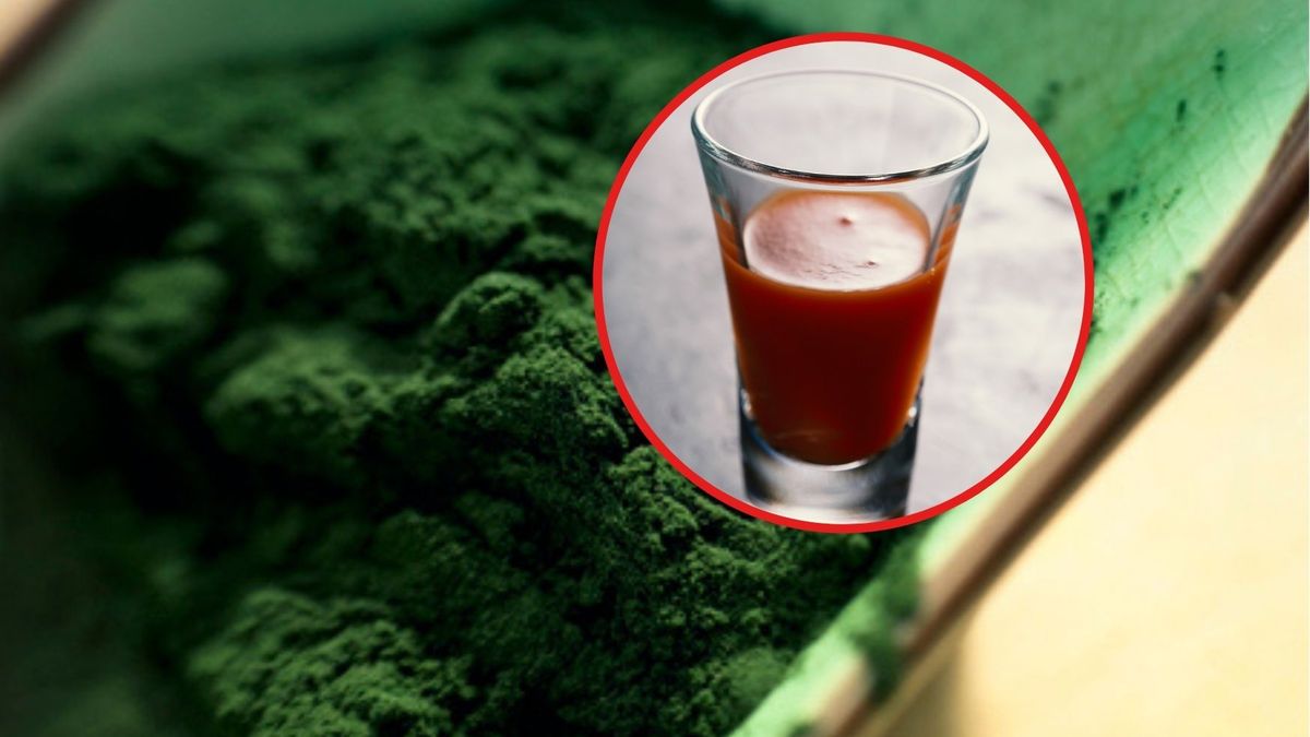 Napój oczyszczający wątrobę z marchewki, spiruliny i mięty