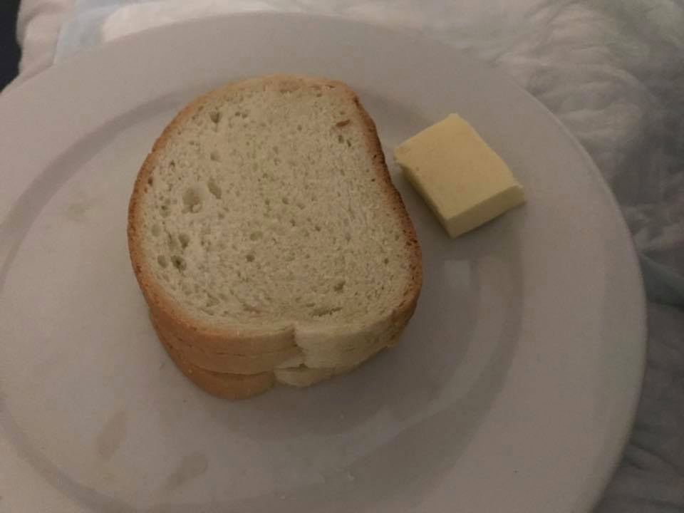 Taki posiłek otrzymała kobieta po cesarskim cięciu w szpitalu w Płocku