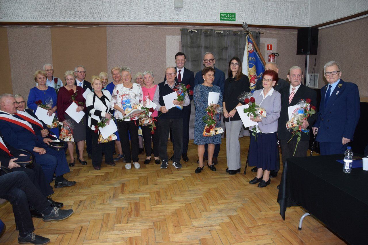 Karsznice: Emerytowani pracownicy PKP odebrali odznaczenia