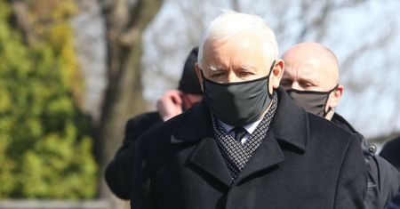 Kaczyński to "gangster, który każe kupić cegłę". Były szef MSZ na tym nie poprzestał