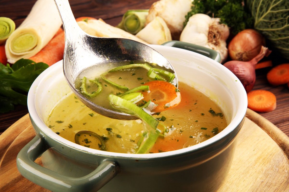 Do gara z rosołem wlewam jedną łyżkę. Poprawia smak lepiej niż maggi