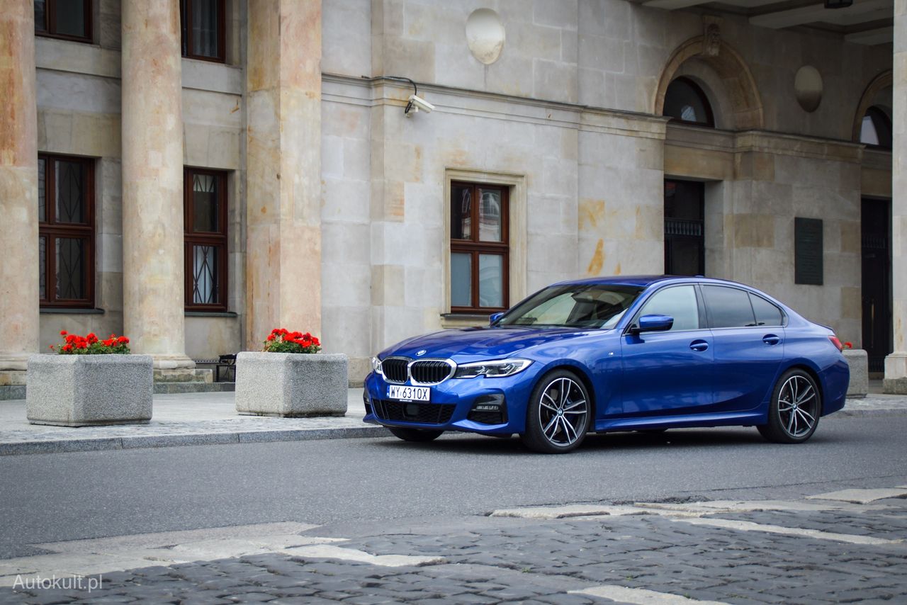 BMW 330i: samo cofa i parkuje, a do tego ciągle się świetnie prowadzi