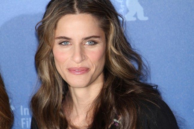 Amanda Peet