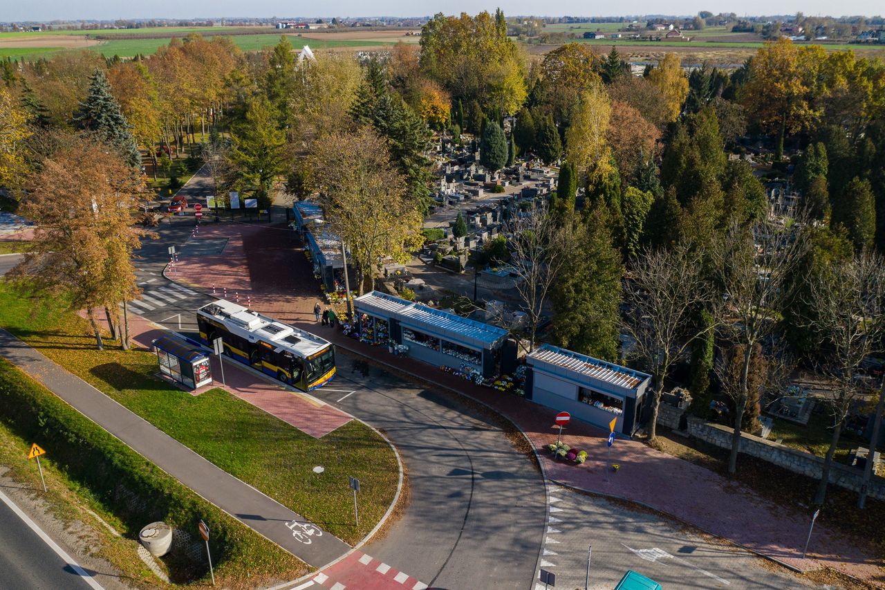 Porządki na cmentarzu – pamiętaj o ekologii i prawidłowej segregacji odpadów