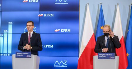 Przecieki przed konferencją obostrzeniową. Wiemy, co zmieni dziś premier Morawiecki