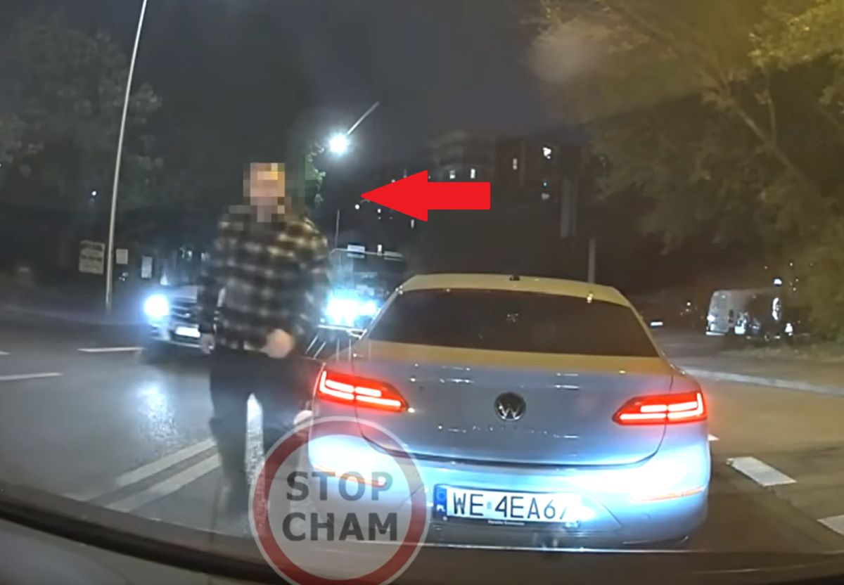 Awantura na drodze w Łodzi. "Uderzył z pięści w lusterko"