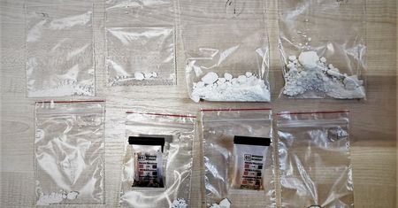 Wrocław. 5-latek spacerował sam po mieście. W mieszkaniu matki pełno narkotyków