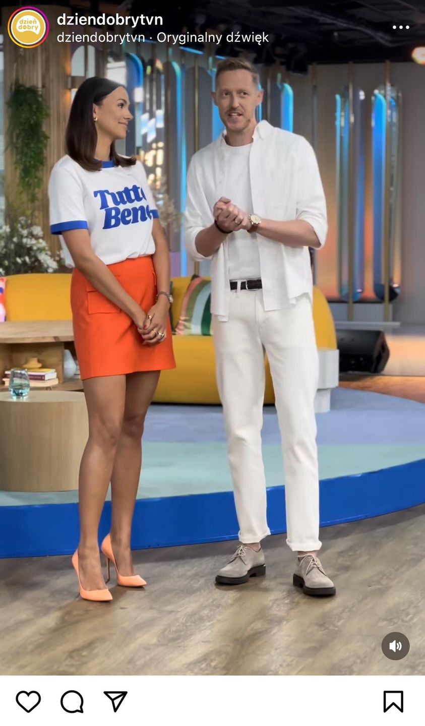 Paulina Krupińska postawiła na t-shirt i spódniczkę mini 