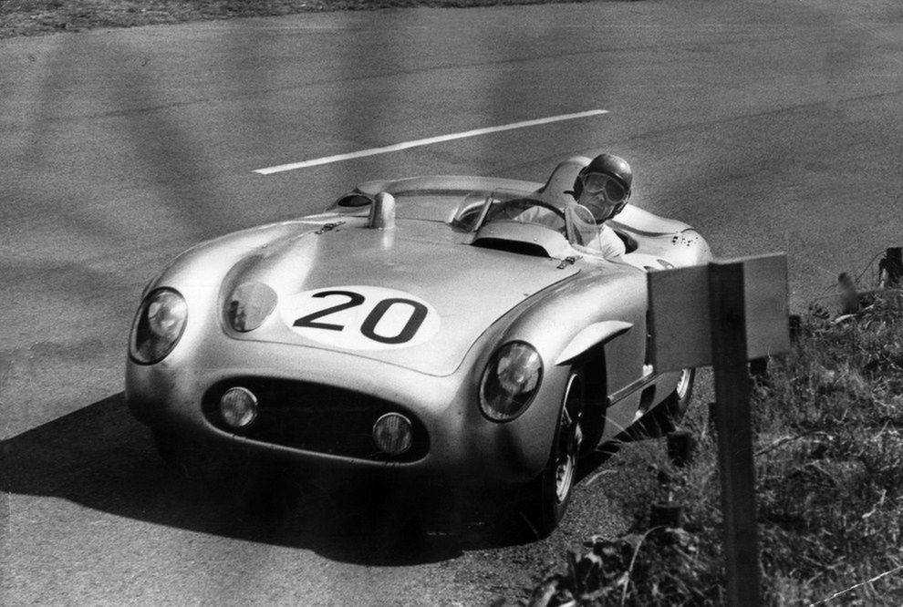 Pierre Levegh w Mercedes 300 SLR tuż przed wypadkiem.