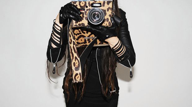 Nikon D90 w opakowaniu w panterkę - dla koneserów 1