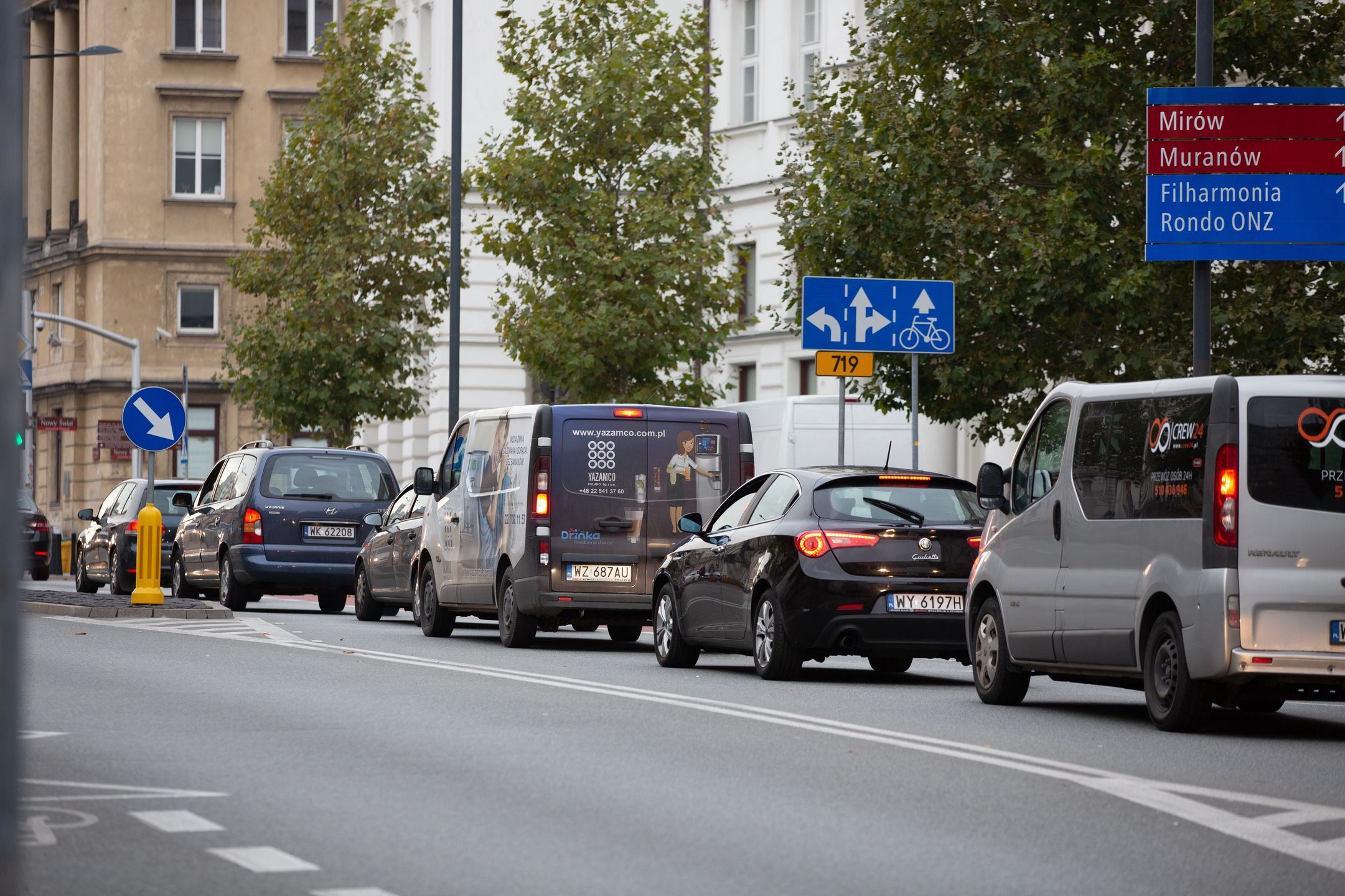 ruch korek korki warszawa centrum samochody 