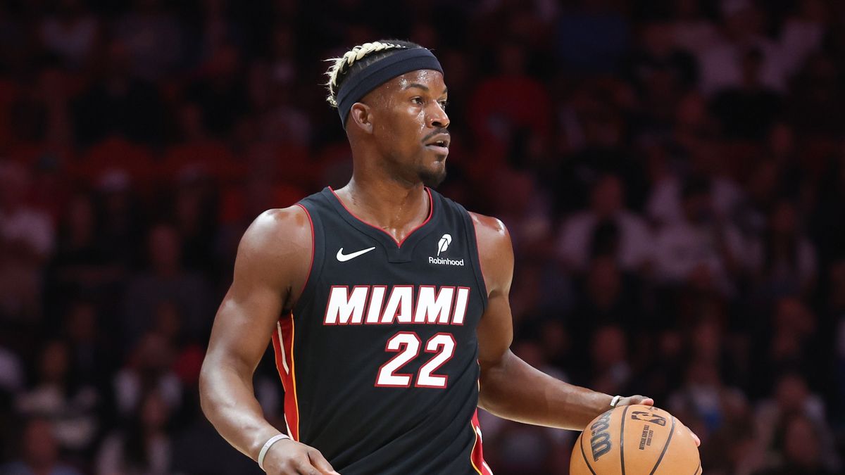 MIAMI, FLORIDA - JANUARY 19: Jimmy Butler #22 of the Miami Heat dribbles the ball against the San Antonio Spurs during the first quarter of the game at Kaseya Center on January 19, 2025 in Miami, Florida. NOTE TO USER: User expressly acknowledges and agrees that, by downloading and or using this photograph, User is consenting to the terms and conditions of the Getty Images License Agreement. (Photo by Megan Briggs/Getty Images)