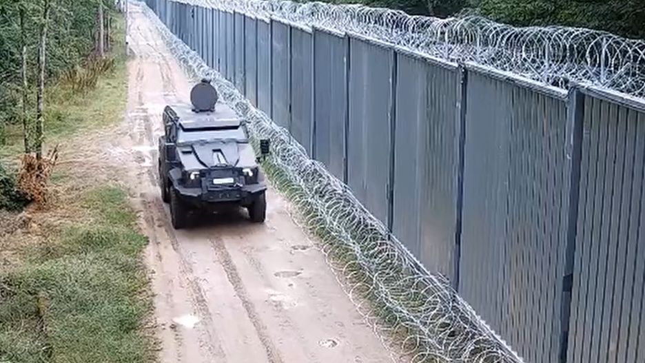 Transporter opancerzony Tur na granicy polsko-białoruskiej.