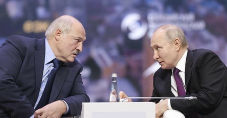 Łukaszenka i Putin się dogadali. "Białoruś znika na naszych oczach"