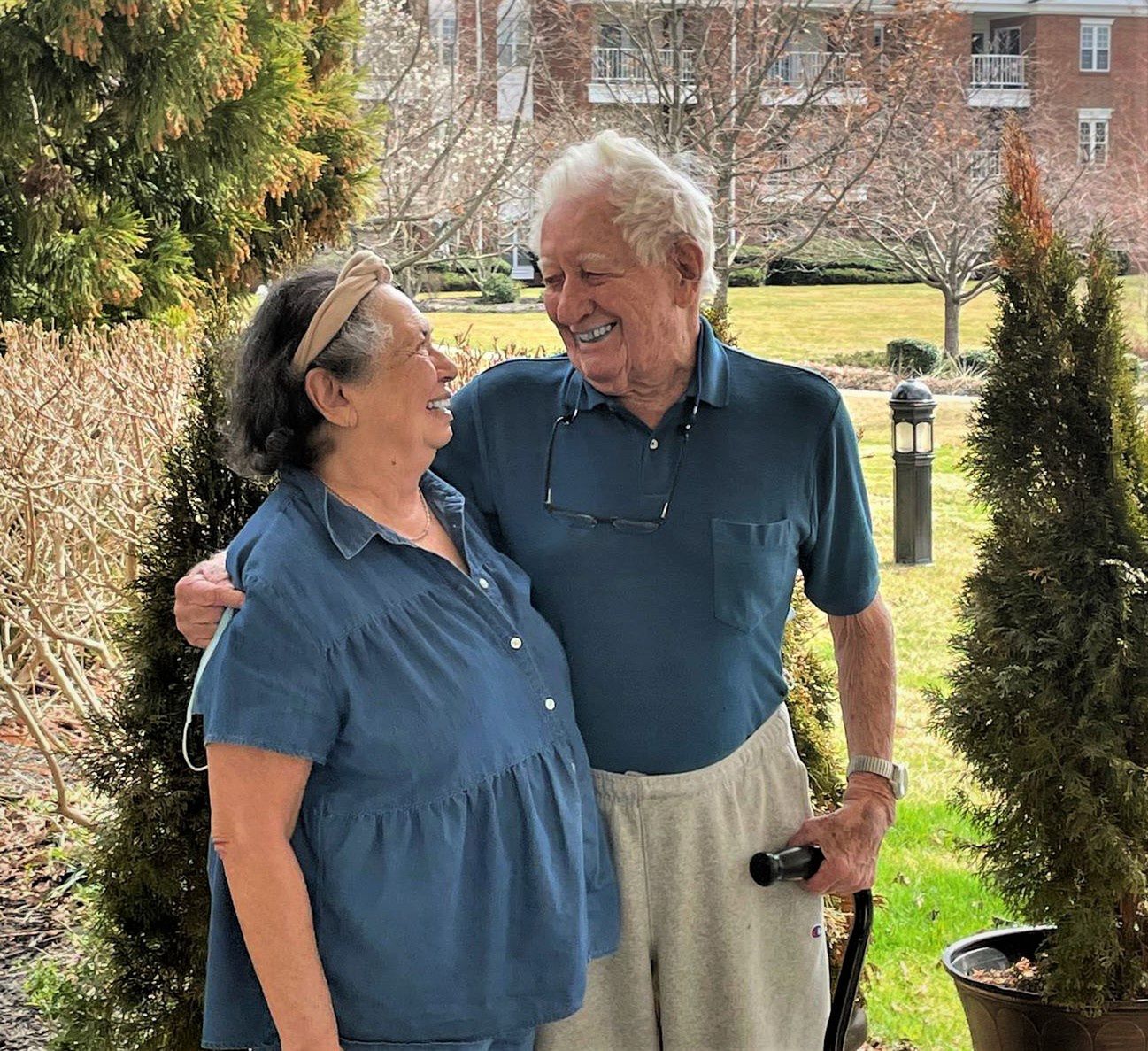 Iris i Bill podczas sesji zdjęciowej, zorganizowanej, gdy świat dowiedział się o ich historii