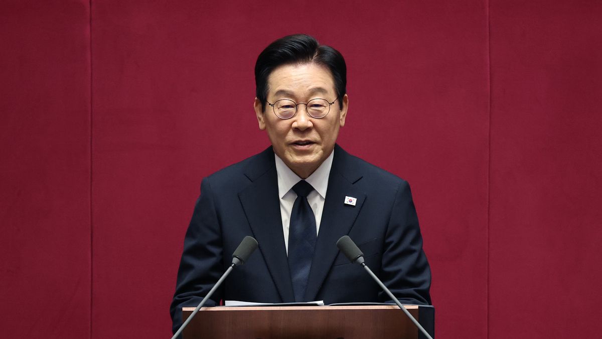 South Korean President Lee Jae Myung Delivers Budget Speech
SEOUL, SOUTH KOREA - NOVEMBER 04: South Korean President Lee Jae Myung speaks at the National Assembly on November 04, 2025 in Seoul, South Korea. President Lee Jae Myung delivers the 2026 budget speech during a plenary session of the National Assembly, with lawmakers of the main opposition People Power Party absent in protest against a special counsel's probe into the party for what it calls the oppression of the opposition (Photo by Chung Sung-Jun/Getty Images)
Chung Sung-Jun