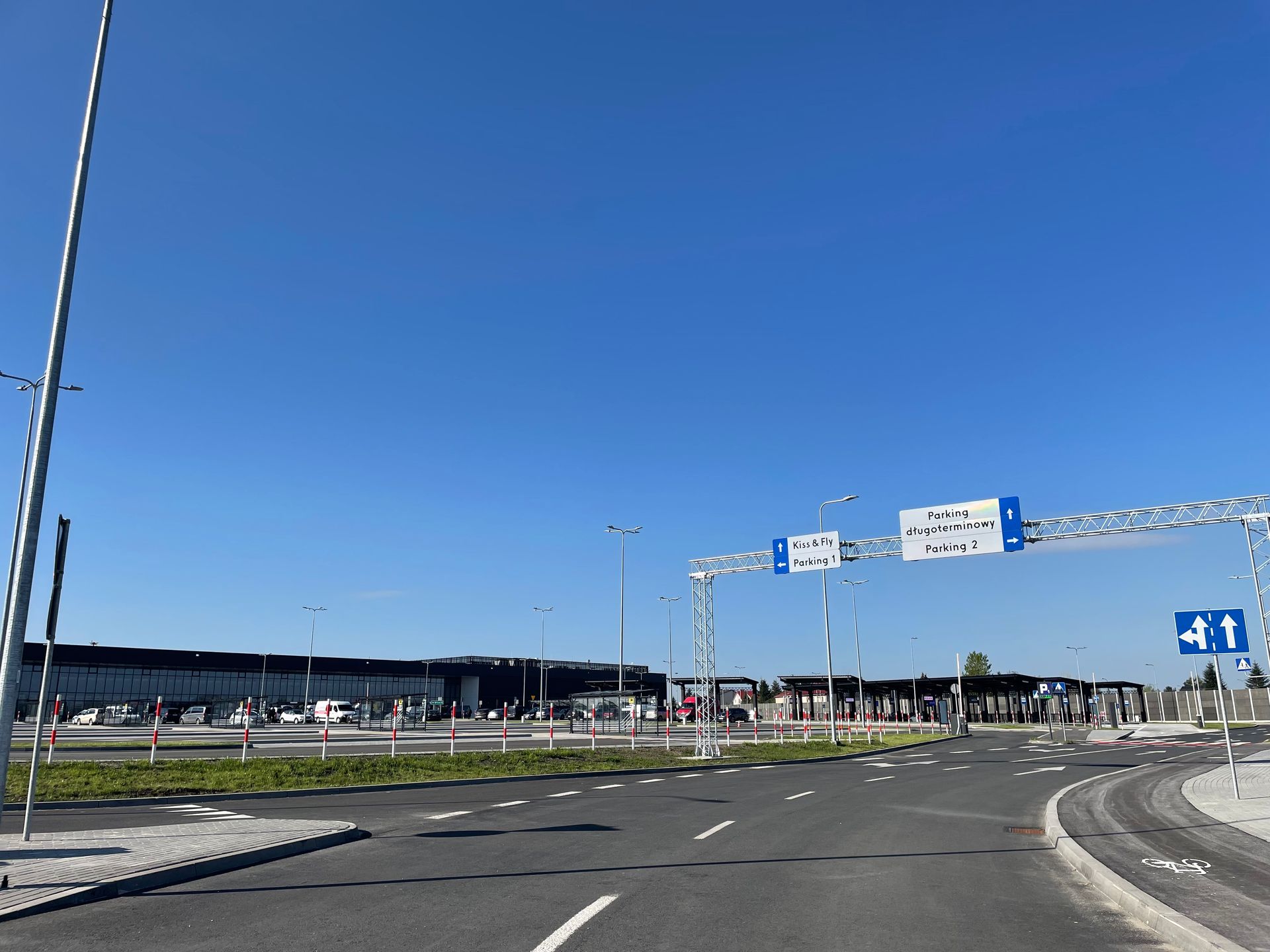 Obok parkingu długoterminowego i godzinowego będzie też strefa Kiss&Fly na krótki postój