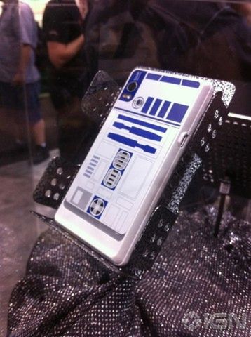 Motorola Droid 2 R2D2 Edition przyłapana na żywo! 3