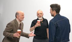 Piotr Fronczewski i Marcin Dorociński na castingu reklamują piwo Tyskie