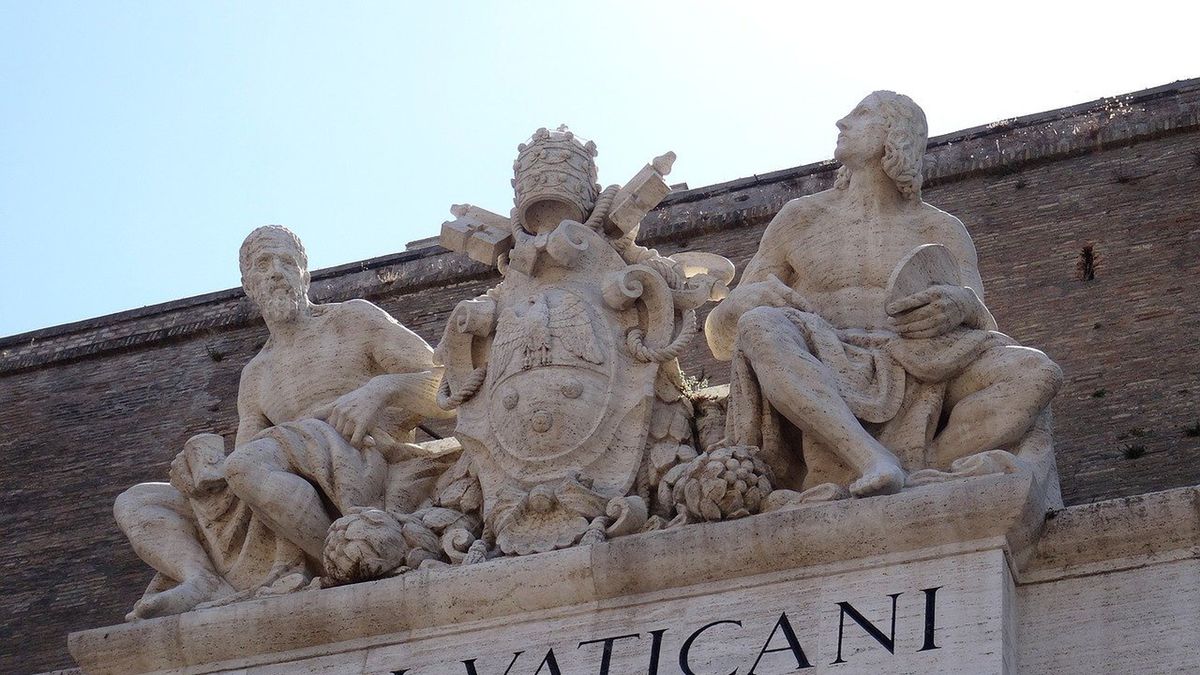 Wejście do Muzeów Watykańskich 