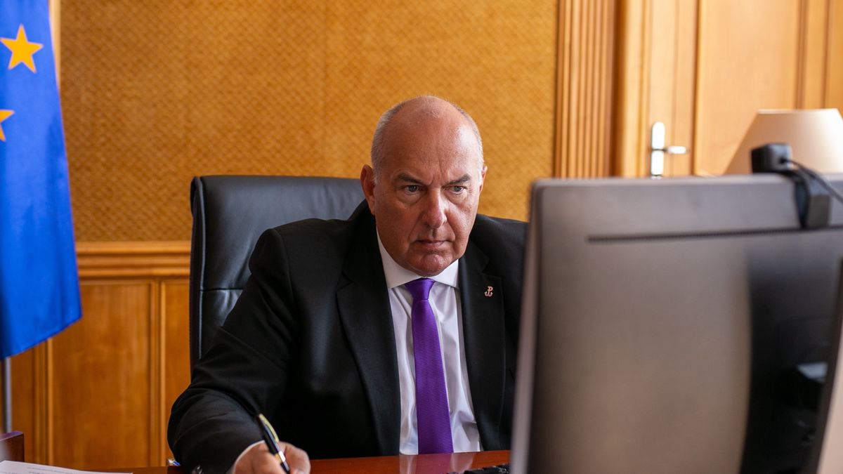 - Nadwyżka budżetu wyniosła po lipcu 35,3 mld zł - poinformował w piątek minister finansów Tadeusz Kościński 