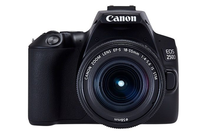 Canon EOS 250D: Eye AF, odchylany ekran i filmy 4K w korpusie dla początkujących 4