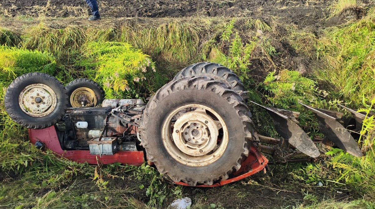 Tragedia podczas nocnych prac na polu. Nie żyje 24-latek