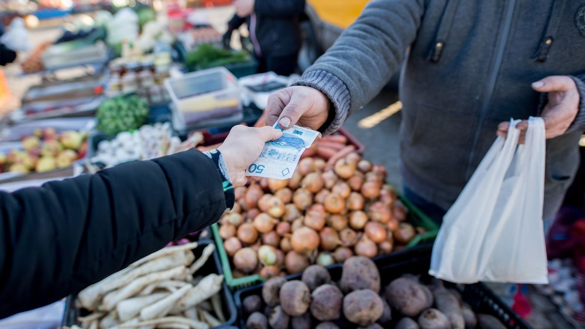 Wszystko jasne. 20 zł to za mało. Tyle Polacy wydają na bazarze