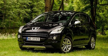 Peugeot 3008 2,0 HDi HYbrid4 - crossover po francusku [test autokult.pl]