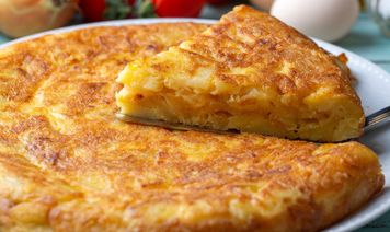 Zamiast smażyć placki ziemniaczane, robię omlet. Cała rodzina zajada ze smakiem