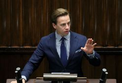 Zakaz lotów z Wielkiej Brytanii do Polski. Krzysztof Bosak komentuje