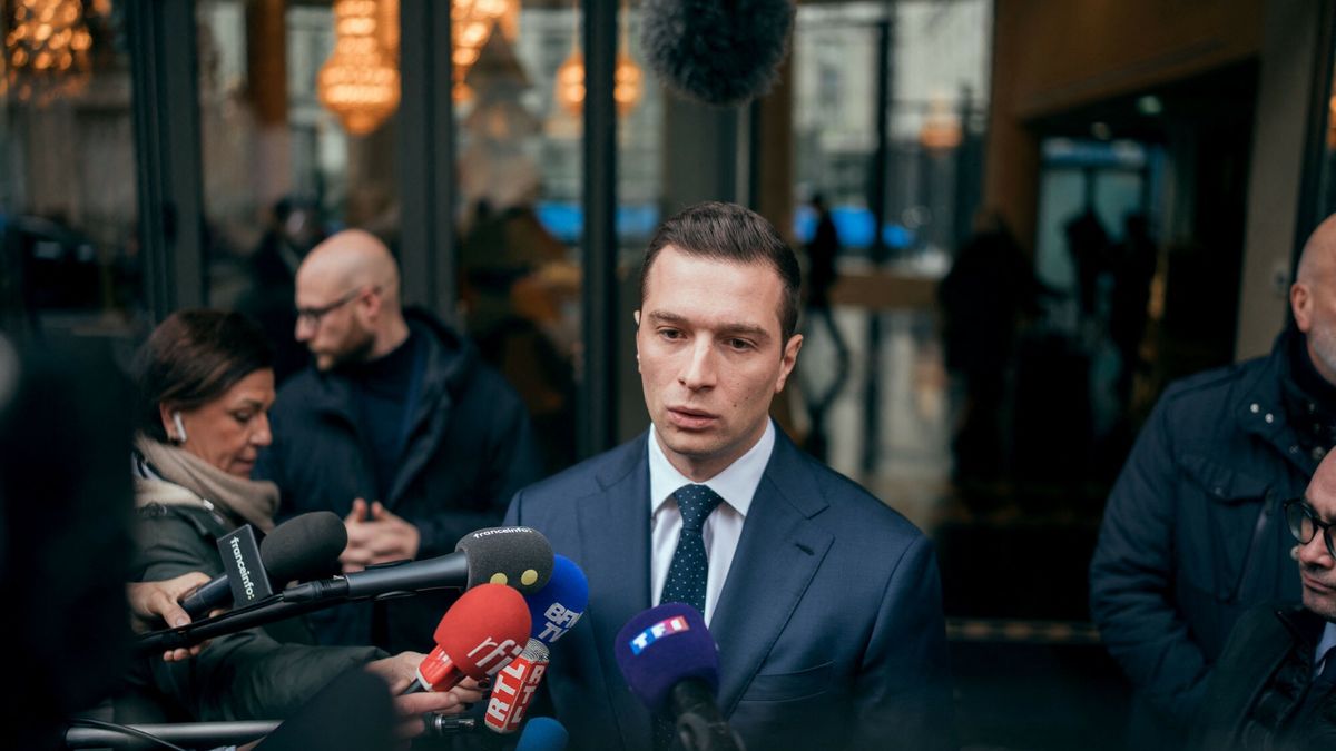 Archiwum zagraniczne East News 2024-12
President of the National Rally (RN) and European MP Jordan Bardella speaks to the press following the appointment of Modem president Francois Bayrou, a long-time ally of French President Emmanuel Macron who was appointed Prime Minister this Friday, December 13, 2024 , replacing Michel Barnier. In front of the collector's hotel in Paris, France on December 13, 2024. Photo by Alexis Jumeau/ABACAPRESS.COM
Jumeau Alexis/ABACA