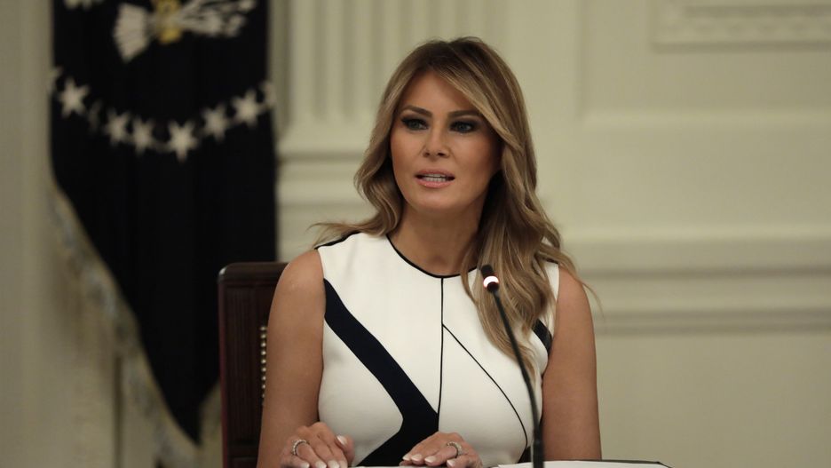 Słowenia. Podpalono rzeźbę Melanii Trump