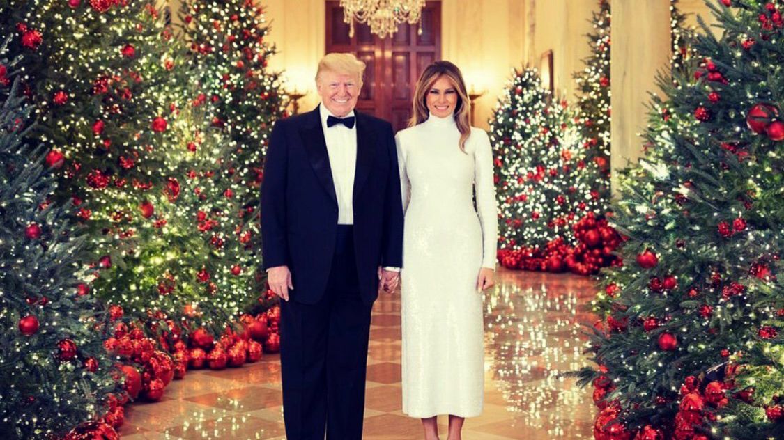 Trumpowie na fali krytyki po publikacji świątecznych zdjęć 1