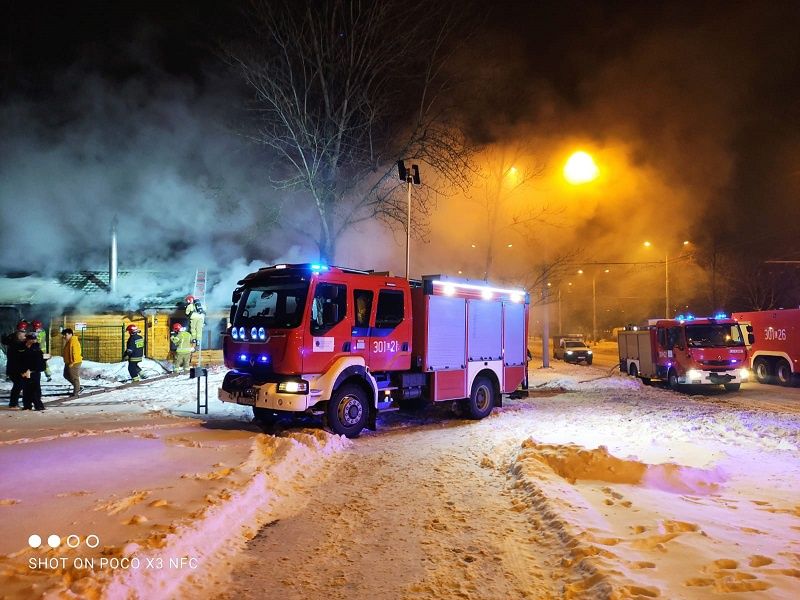 Pożar restauracji Karczma pod strzechą "U Braci Mazur" przy ul. Zana w Lublinie | fot. KM PSP w Lublinie